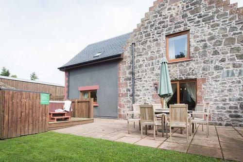 The Granary With Hot Tub Near Perth Perthshire