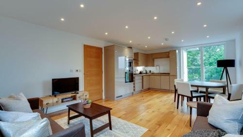 Amazing Frinton 3 Bed With 2 Terraces