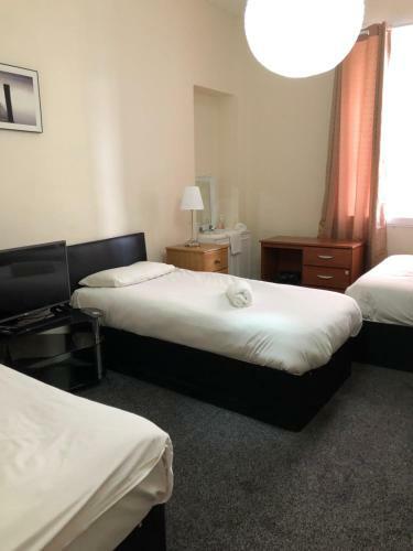 Bed & Breakfast Renfrew Rooms At City Centre