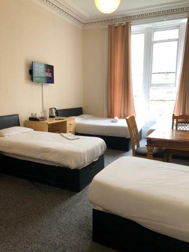 Bed & Breakfast Renfrew Rooms At City Centre