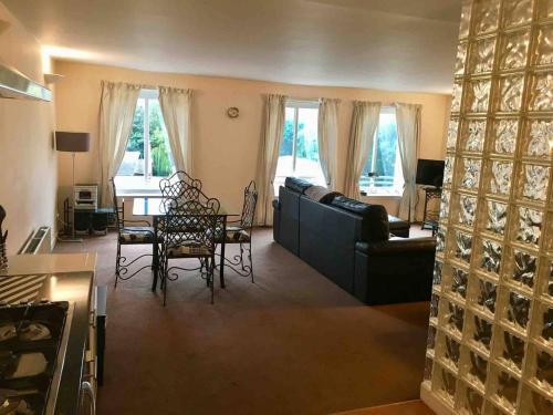 Apartamento X Large Flat 2 Bthrm Bus/train Link Free Parking