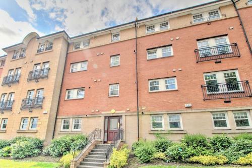 South Side Pleasance Apartment