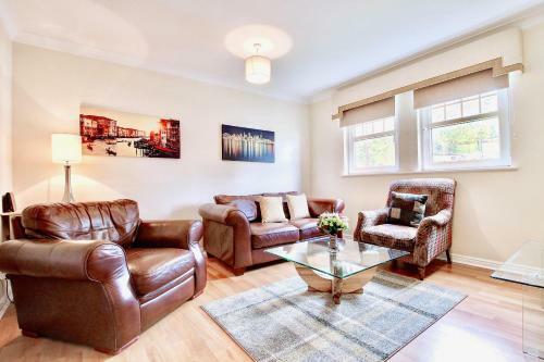 South Side Pleasance Apartment