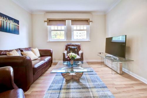 South Side Pleasance Apartment