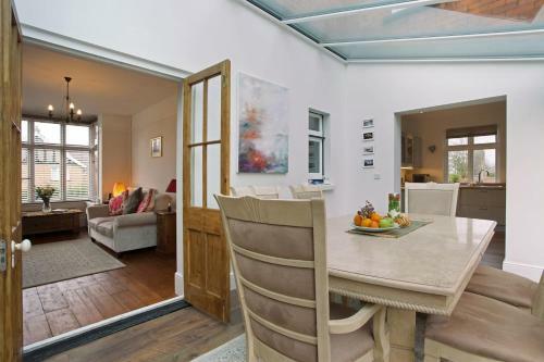 Beautiful 3-bed House In Glastonbury- Sleeps 10