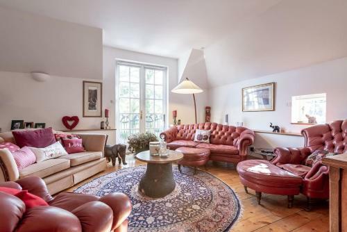 Stunning Duplex Home With Hot Tub And Ev Charger