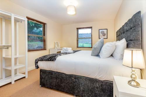 Apartment 4 Hillbrook House, Malvern - Guest Homes
