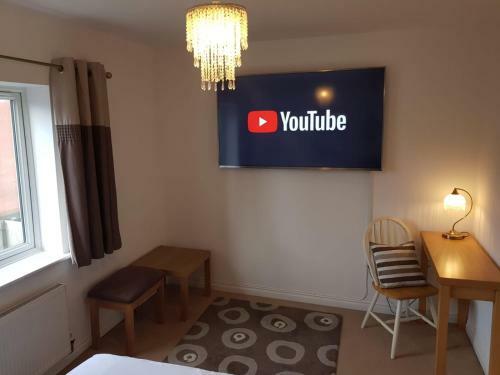 Ladysmith House - 4 Bedrooms - Full House