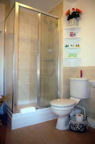 Ladysmith House - 4 Bedrooms - Full House