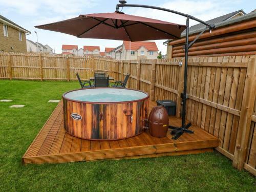 6 Whitecraigs Crescent
