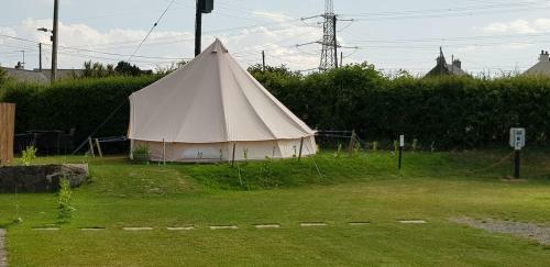 B&B Glamping Bell Tents At The Ring Pub