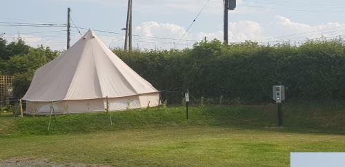 B&B Glamping Bell Tents At The Ring Pub
