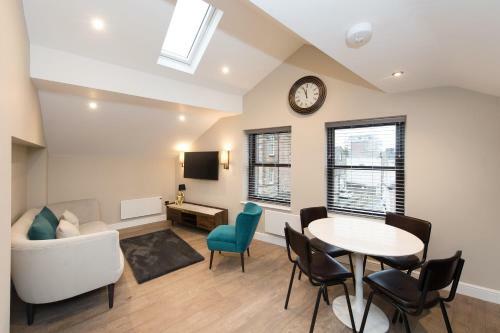 Cheltenham By Harrogate Serviced Apartments