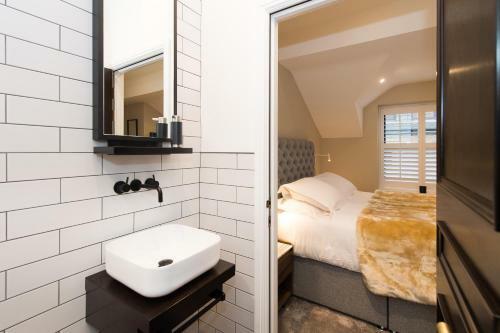 Cheltenham By Harrogate Serviced Apartments