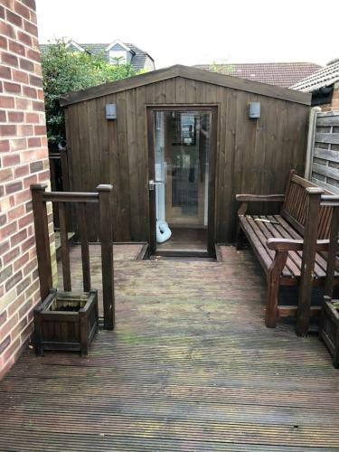 Charming 3-bed House In Harrogate With Hot Tub