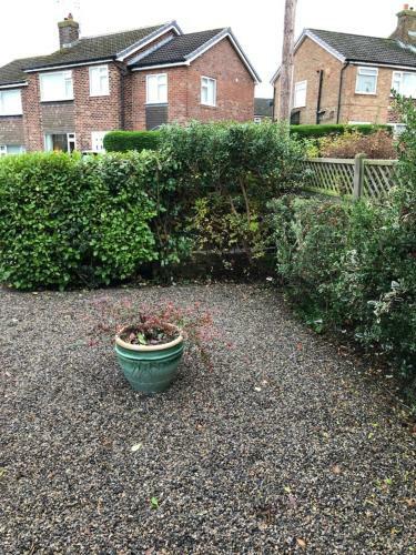 Charming 3-bed House In Harrogate With Hot Tub