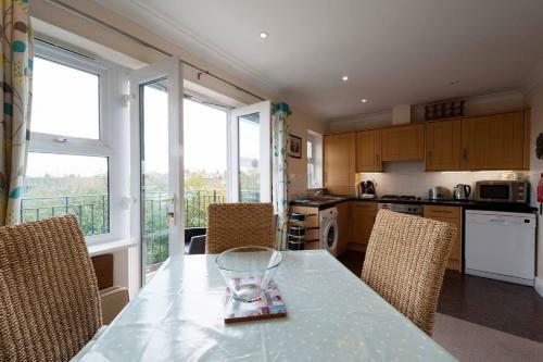 Lighthouse View 2 Bed Duplex Penthouse Apartment