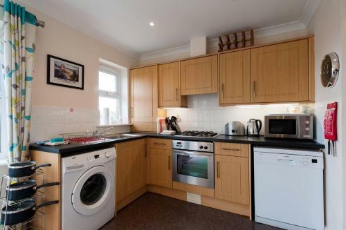 Lighthouse View 2 Bed Duplex Penthouse Apartment