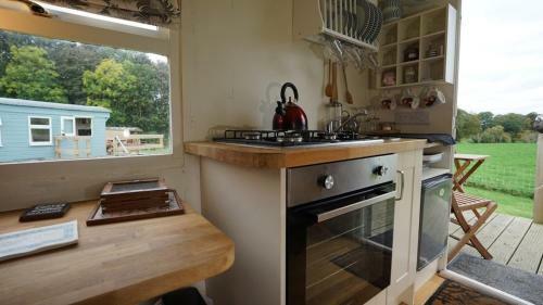 Shepherd's Hut Westcote
