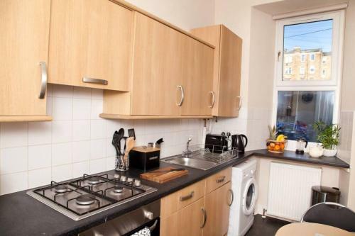 Snug - Logie Baird Apartment