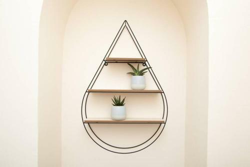 Snug - Logie Baird Apartment