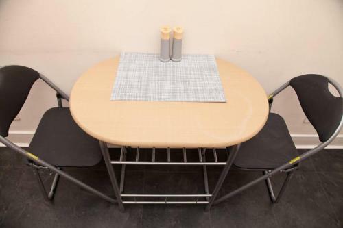 Snug - Logie Baird Apartment