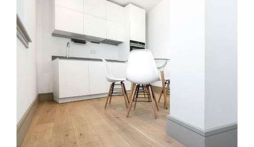 Finchley Modern Apartment - 1 Bedroom With Balcony