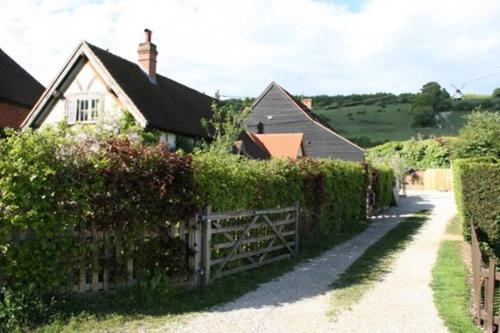 Remarkable 1-bed Cottage Near Henley-on-thames