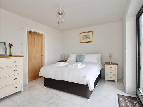 Sea & Sunsets A Luxurious Holiday Home!