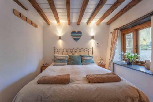 Boutique 5 Historic 2 Bed Devon Holiday Cottage