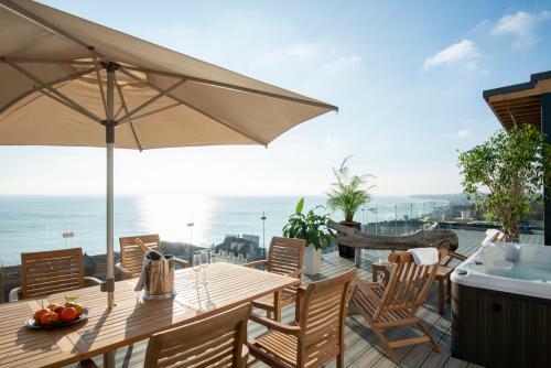 Saint Leonards-on-sea Villa Sleeps 11 With Wifi