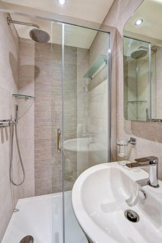 Harmby Villa Sleeps 6 With Wifi