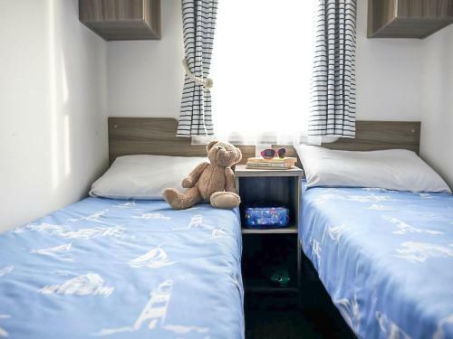 Holiday Home Thorpe Park-3