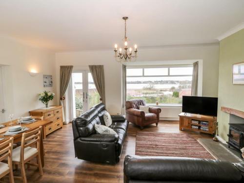 8 Mere View Avenue