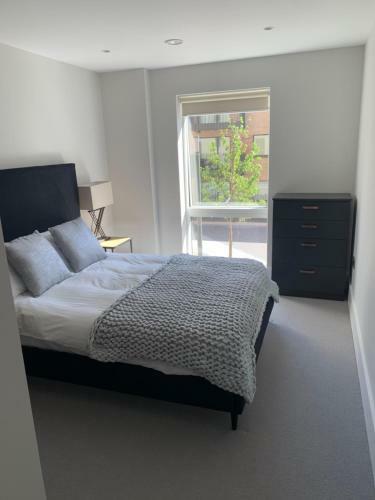 Heathrow North Apartments By Charles Hope