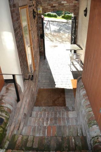 Hostal Bridge View Guest House