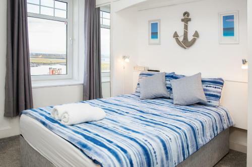 Hostal Marina View Guest House