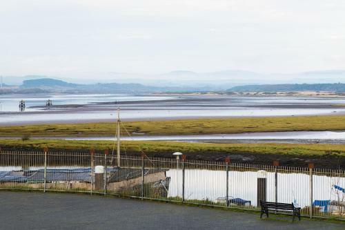 Hostal Marina View Guest House