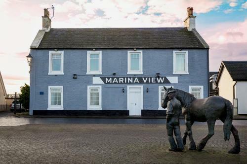 Hostal Marina View Guest House