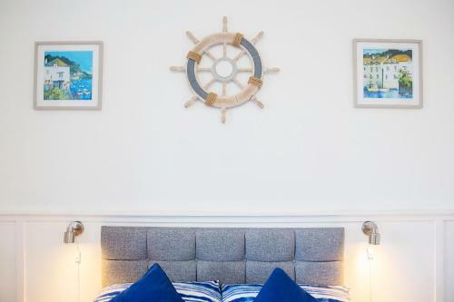 Hostal Marina View Guest House
