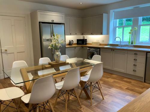 Superb Highland Retreat Close To Loch Ness