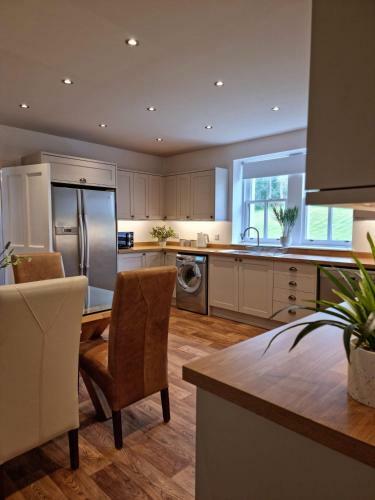 Superb Highland Retreat Close To Loch Ness
