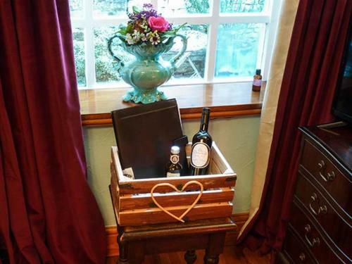 The Little Absinthe Cottage