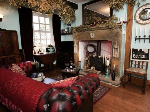 The Little Absinthe Cottage