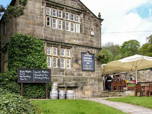 The Little Absinthe Cottage