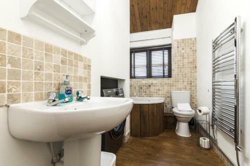 Foxglove - Luxurious Barn Conversion - Blossom Farm