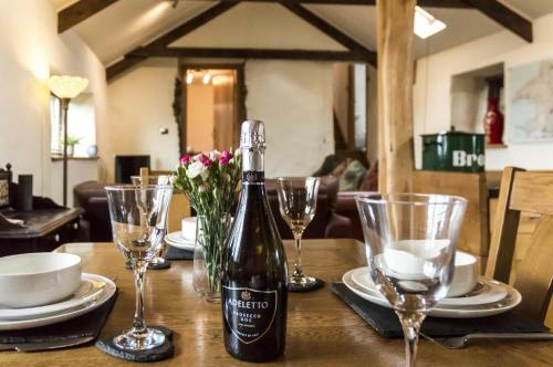 Foxglove - Luxurious Barn Conversion - Blossom Farm