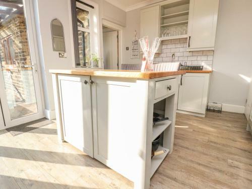 Sunnydale, Rivock Avenue