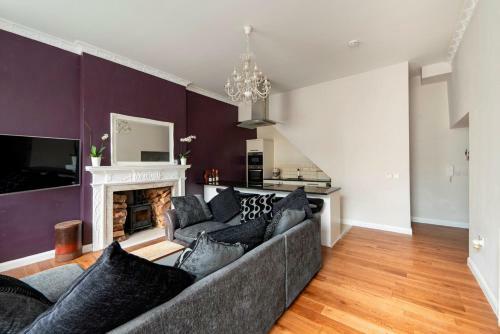 The Highgate Apartment By Paym�n Club