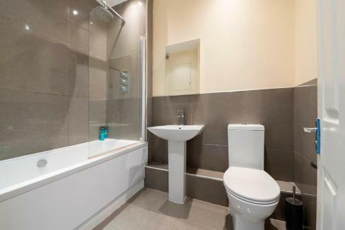 The Highgate Apartment By Paym�n Club